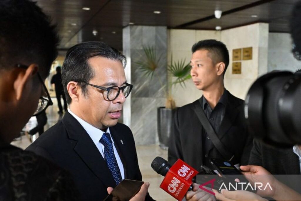 Wakil Menteri Komunikasi dan Digital Nezar Patria membahas mineral kritis terkait tambang Luwu Timur dan AI