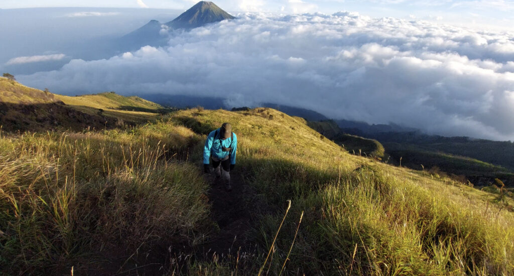 Bentang Gunung Sumbing di Temanggung, Jawa Tengah, saat cuaca cerah