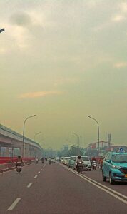 Jembatan Ampera di Palembang melintang di atas Sungai Musi