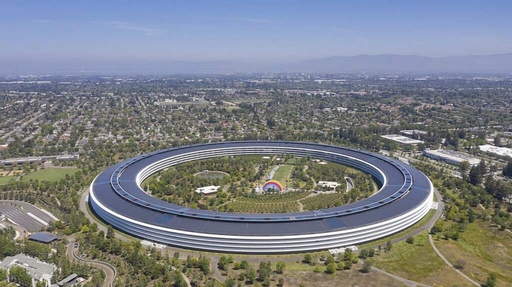 Kantor pusat Apple Park di Cupertino, California