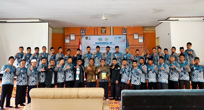 Pengurus Wahdah Lutim berfoto bersama pada Mukerda XI DPD Wahdah Islamiyah Luwu Timur di Aula Disdikbud Kabupaten Luwu Timur